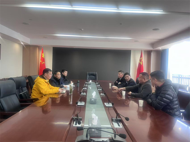 3月6日，浙江寧波徽州商會(huì)、寧波豐潤協(xié)成公司董事長方利年一行赴集團(tuán)考察調(diào)研，潘總、望豐公司陪同調(diào)研座談。.jpg