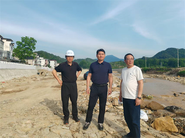 5月30日，程縣長帶隊檢查桂溪河9標工地.jpg
